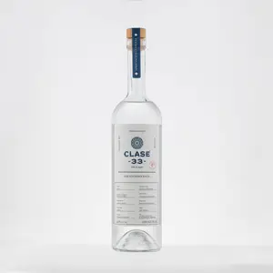 CLASE 33 Edición Democracia Blanco 750 ml